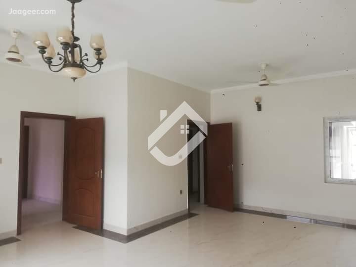 Main image 10 Marla  Double Storey House For Sale In Multan Cantonment Mall Road Multan Cantonment, Multan