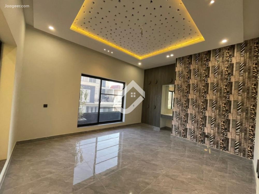 10 Marla Double Storey House For Sale In Royal Orchard 