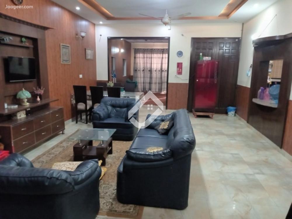 10 Marla Double Storey House For Sale In Samnabad  in Samanabad, Lahore