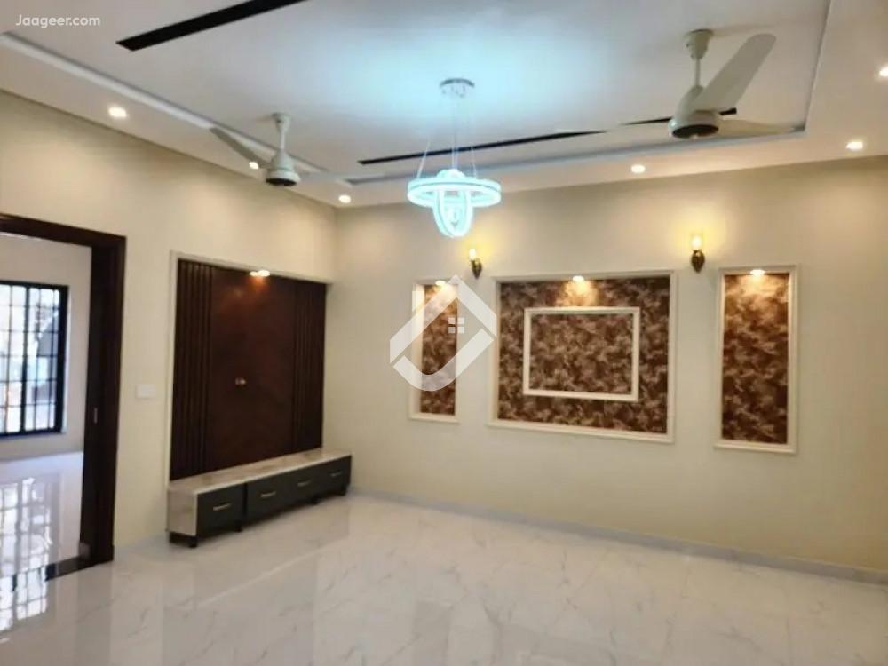 10 Marla Double Storey House For Sale In Wapda Town 