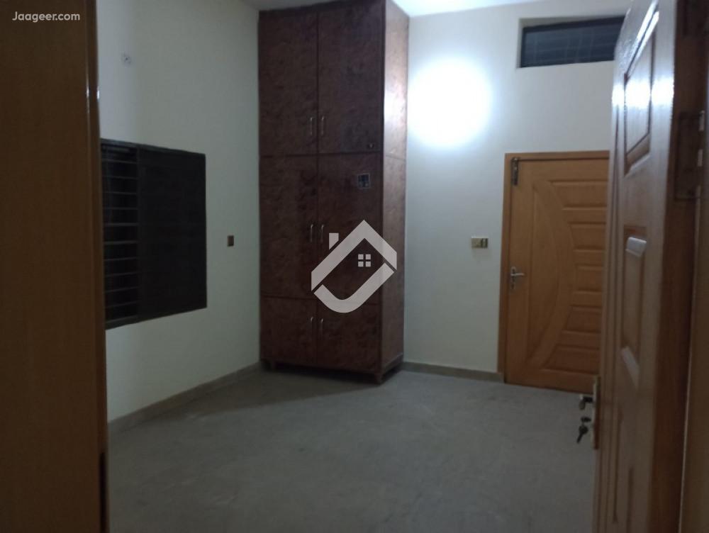 Main image 10 Marla Upper Portion For Rent In Sabzazar Scheme Block-E 2nd Floor 