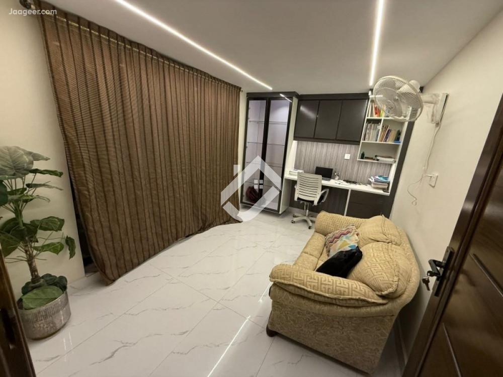 10 Marla House For Sale In Khayaban E Naveed 