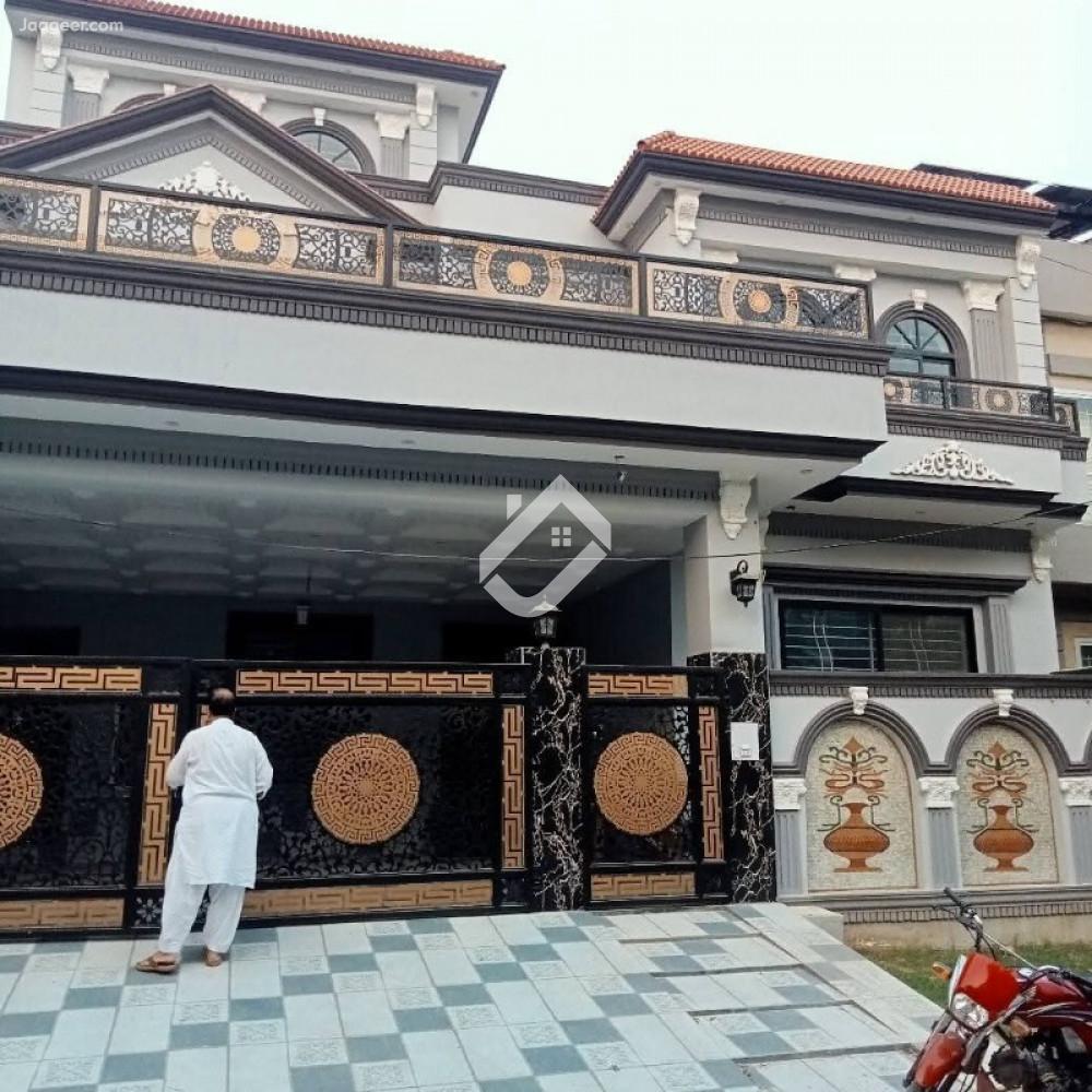 10 Marla Marla House For Sale In Qurtaba Town 