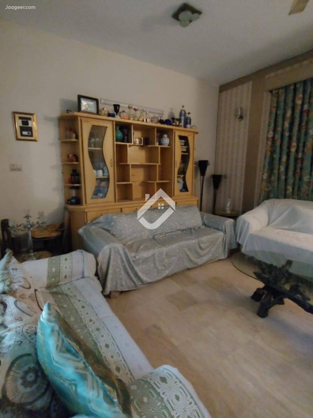 10 Marla Upper Portion House For Rent In Allama Iqbal Town Mujahid Road, Raza Block