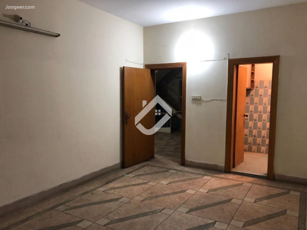 10 Marla Upper Portion House For Rent In Allama Iqbal Town Nishtar Block in Allama Iqbal Town, Lahore