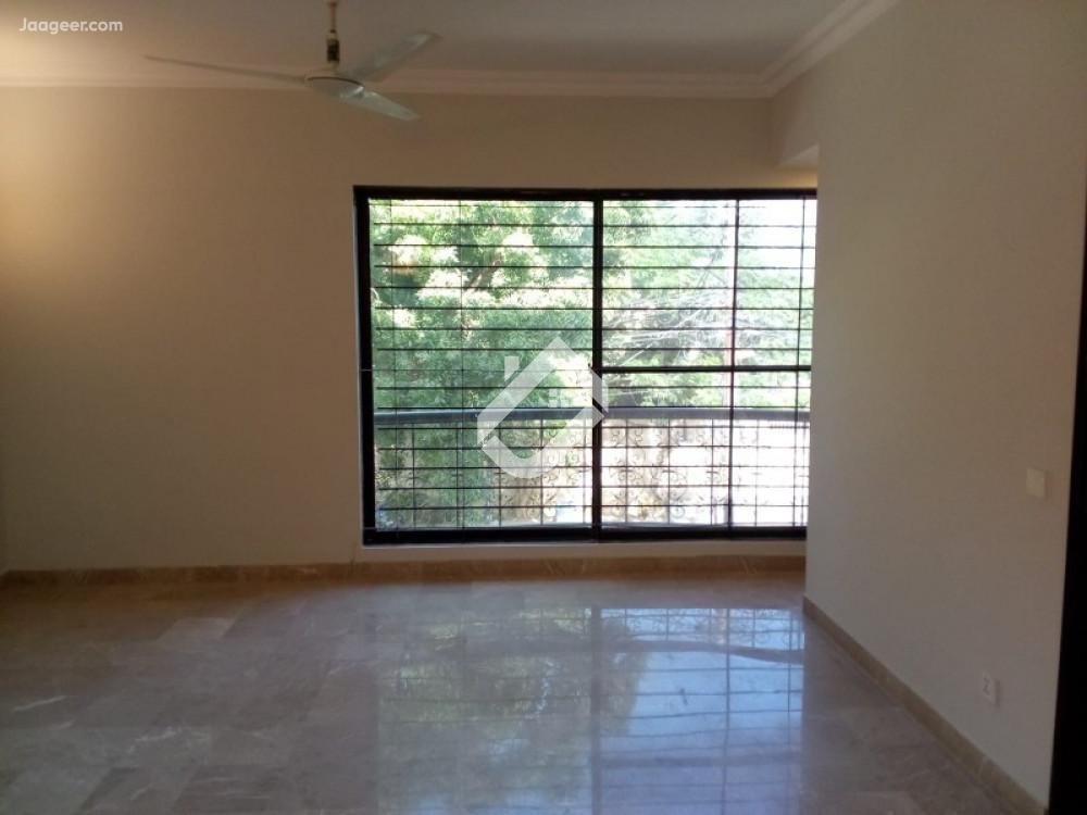 1000 SqYd House For Rent In Clifton Block 4
