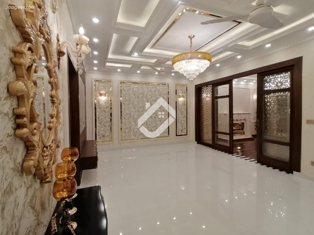 View  11 Marla House For Sale In Bahria Town Overseas B Block in Bahria Town, Lahore