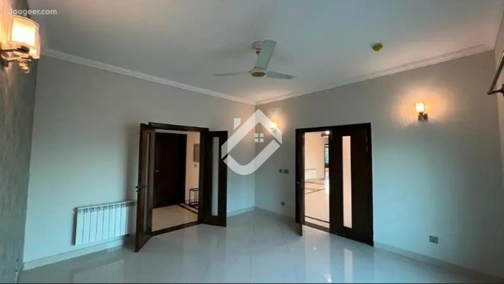 4 Bed Semi Furnished Apartment For Rent In Bahria Town Phase-04, Safari Apartments, 3rd Floor