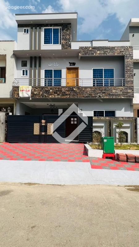 Main image 7 Marla Double Storey House For Sale In  Faisal Town A-Block C-Block, Plot no.  1876 