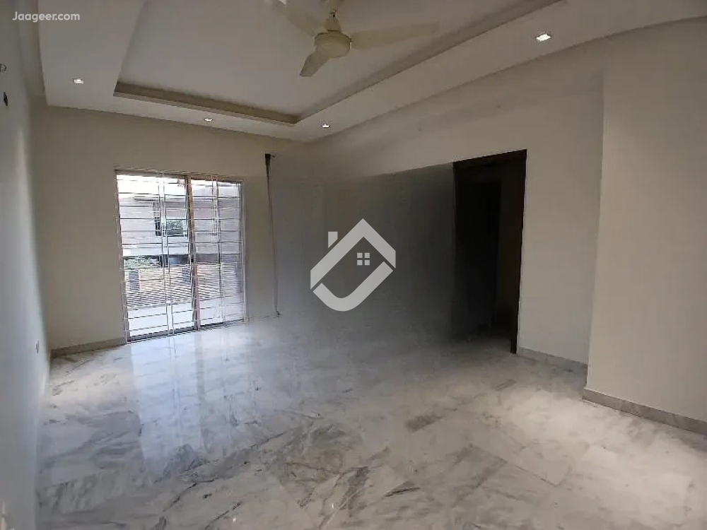 15 Marla Double Storey House For Sale On Canal Road 