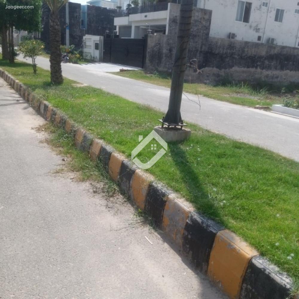 7.75 Marla Residential Corner Plot For Sale In Gulberg City 