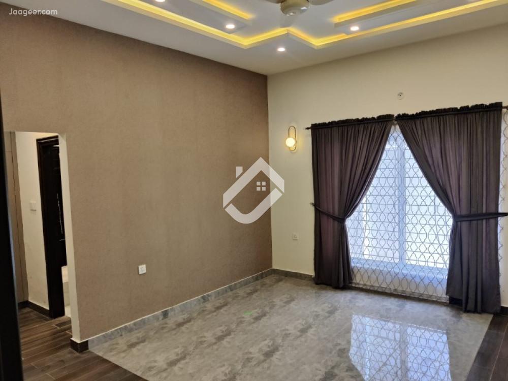 8.5 Marla House For Sale In Eagle City