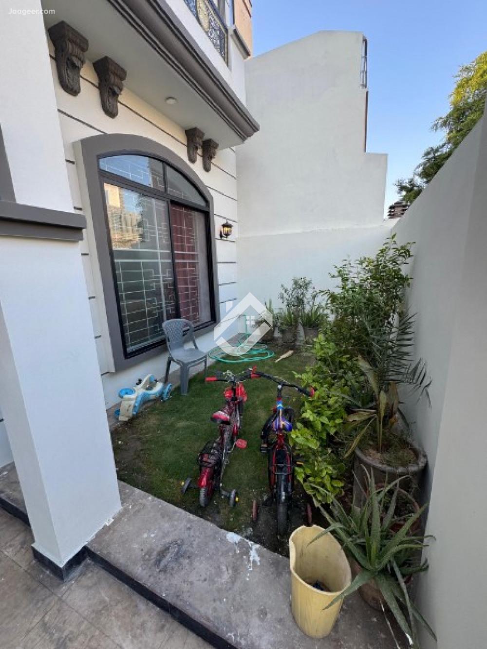 8.5 Marla House For Sale In Eagle City