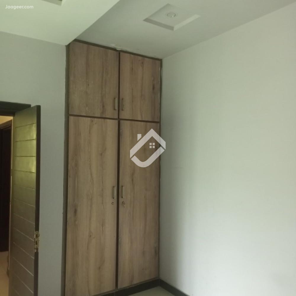 9 Marla House For Rent In Officers Colony
