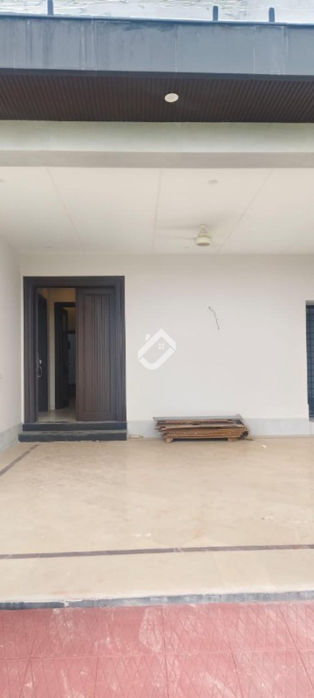 9 Marla House For Sale At Queens Road 