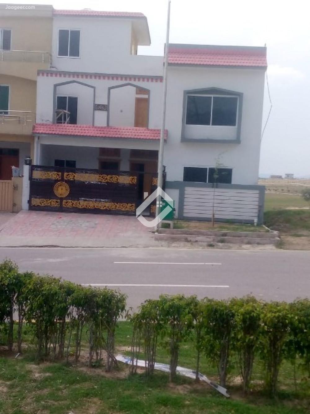 10 Marla Lower Portion For Rent In B-17 FMC 